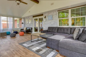 Sunny Pensacola Home with Fire Pit and Gas Grill!
